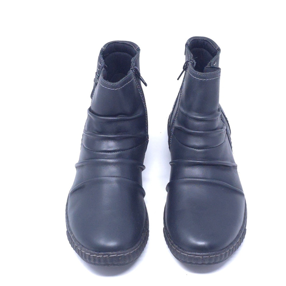 Clarks Collection CarolineOrchid Ankle Boot, Black Leather, 9.5 Wide US - Picture 9 of 10